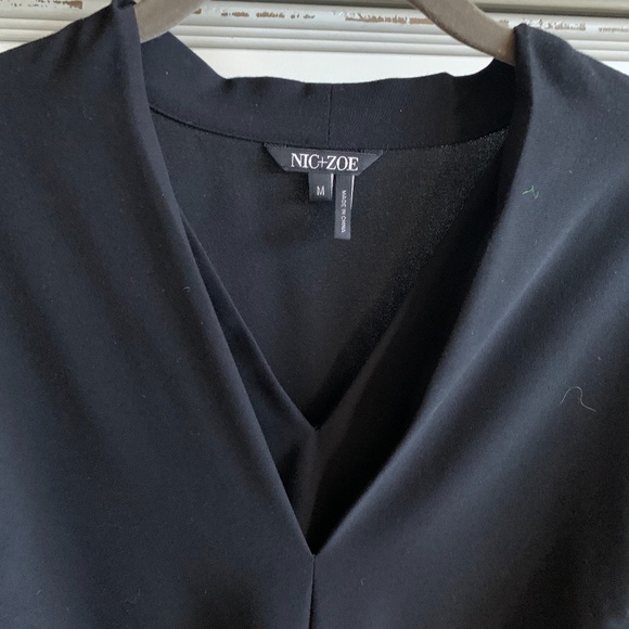 Striking nic and Zoe  Blouse - Picture 2 of 5